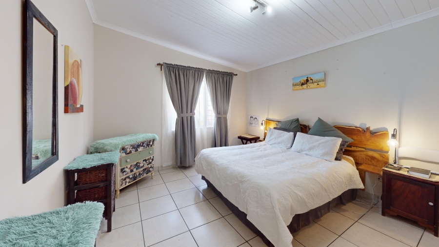 3 Bedroom Property for Sale in Uitsig Western Cape